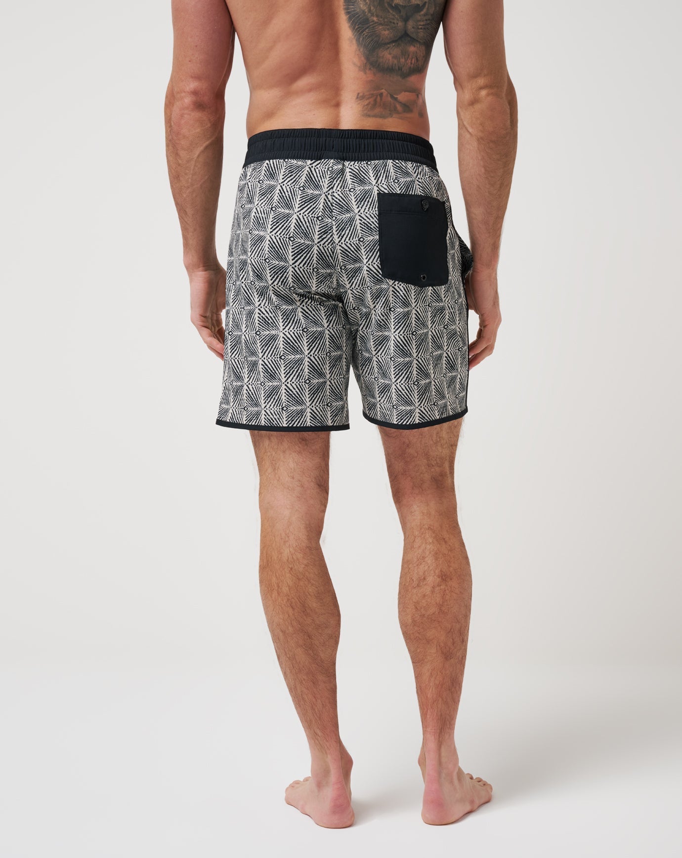 Sandswept Short 8In