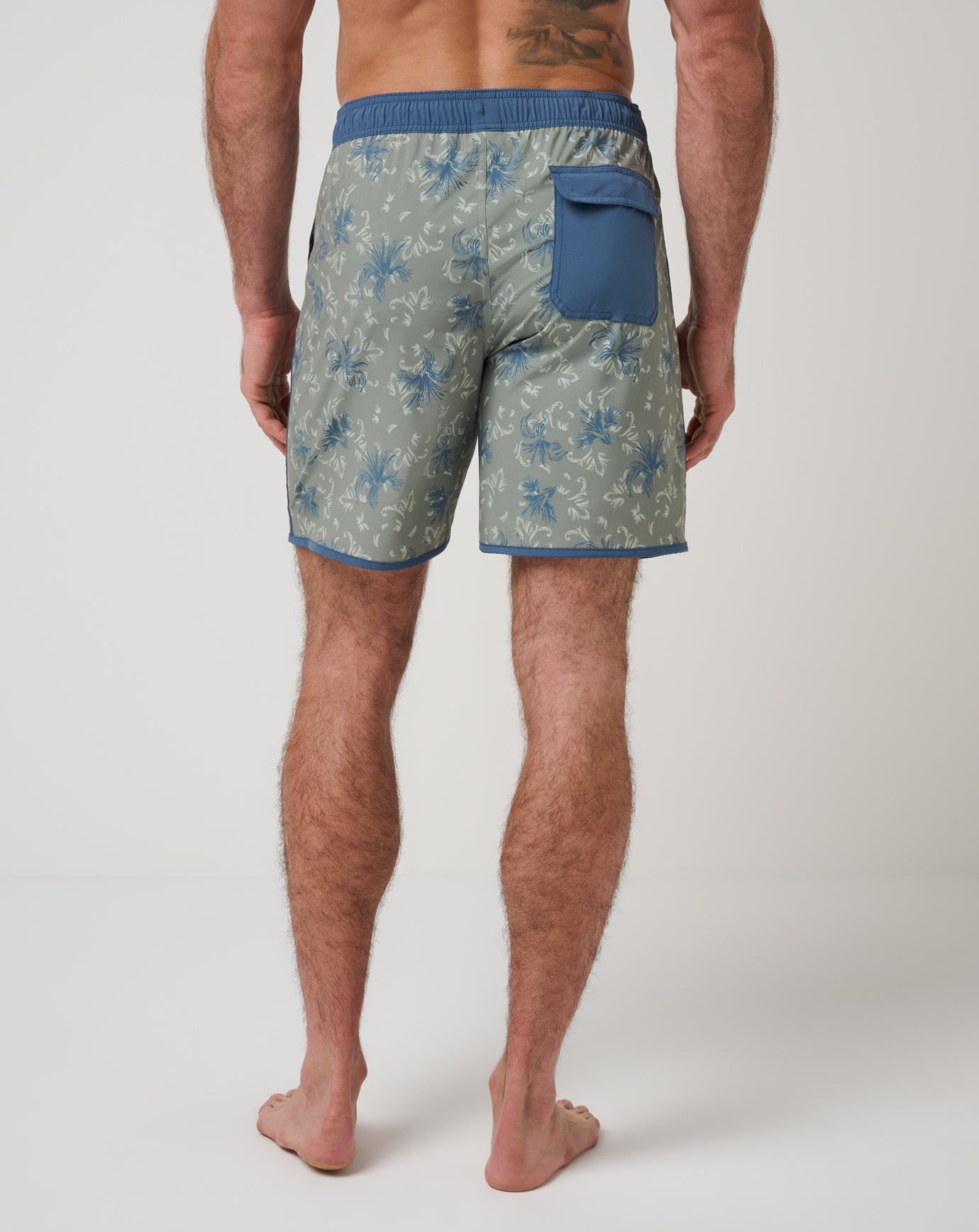 Ocean Opulence Boardshort 18In